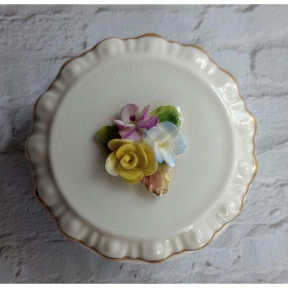 Vintage Coalport Bone China Trinket Box | Tiny Box | Floral Accents - Picture 2 of 4